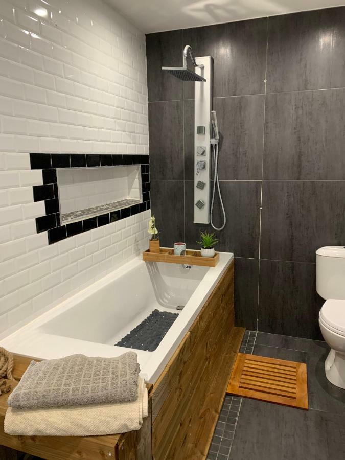 Appartement Neuf Tt Confort - Terrasse Ensoleillee ボルゴ エクステリア 写真